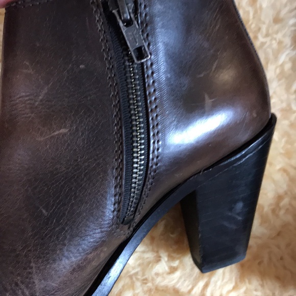 Beautiful FRYE ankle boots - Picture 9 of 12